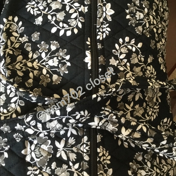 NWT VERA BRADLEY LARGE DUFFEL - Picture 2 of 4